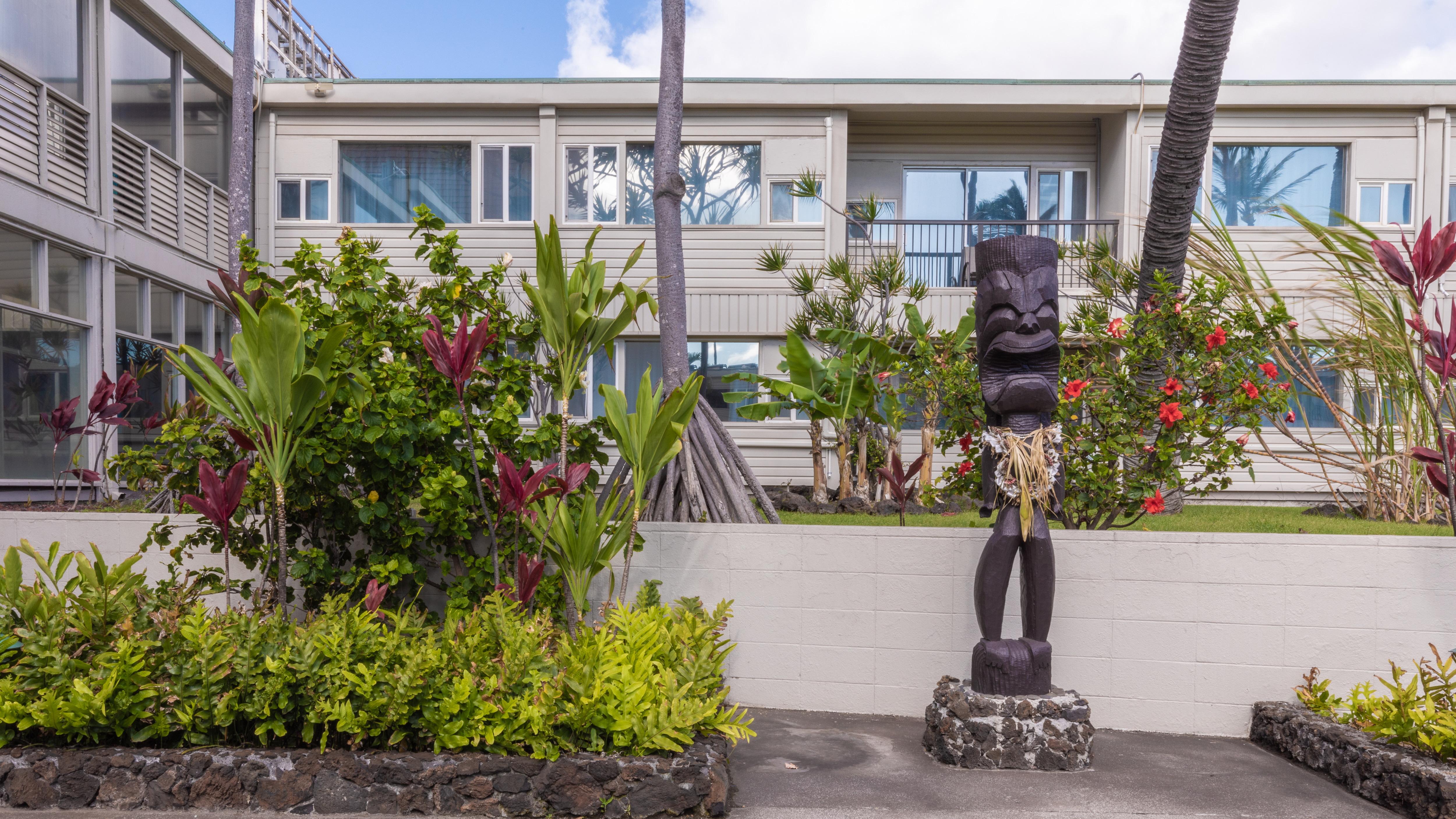 Maui Beach Hotel Kahului Exterior photo