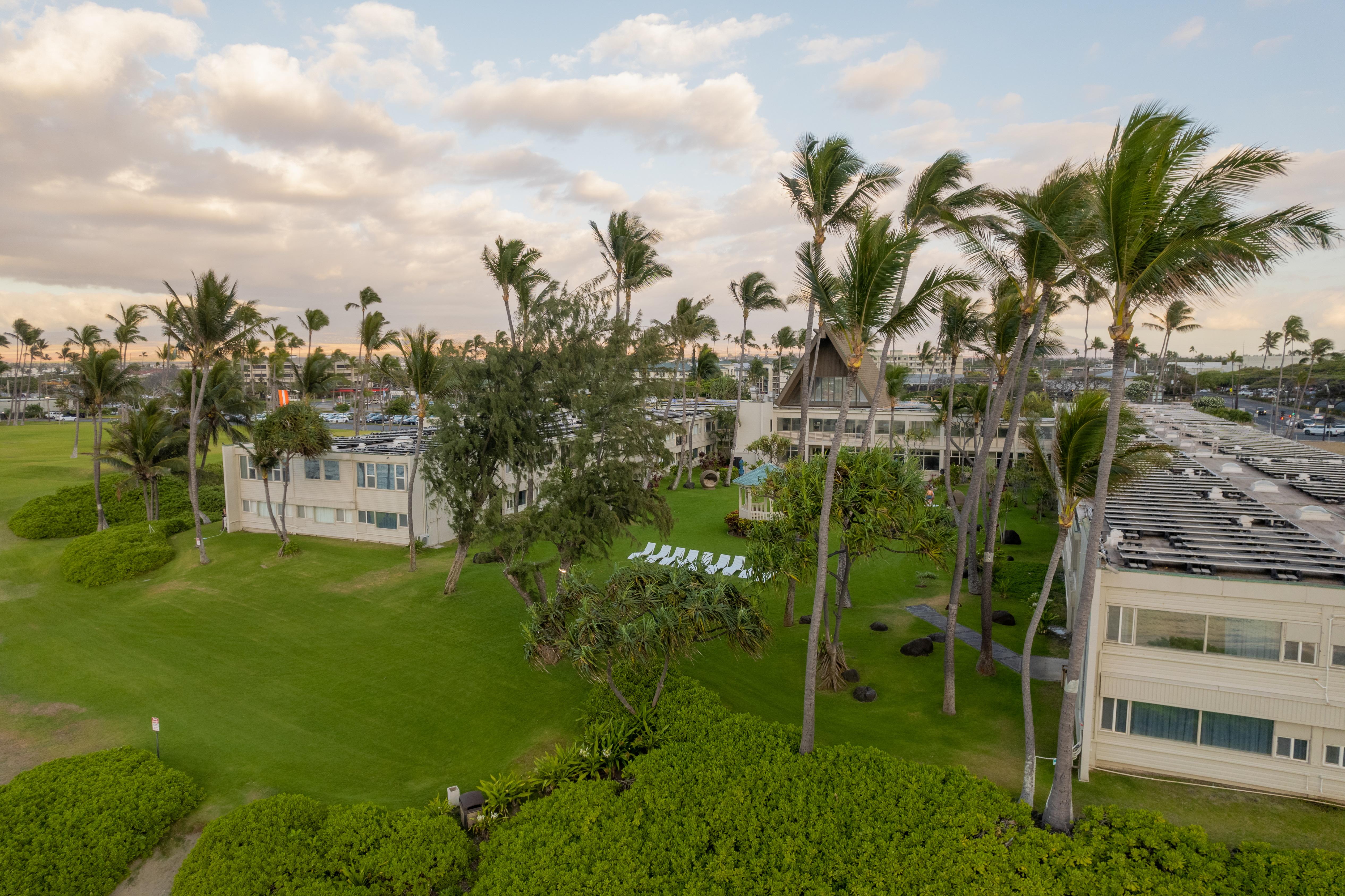 Maui Beach Hotel Kahului Exterior photo