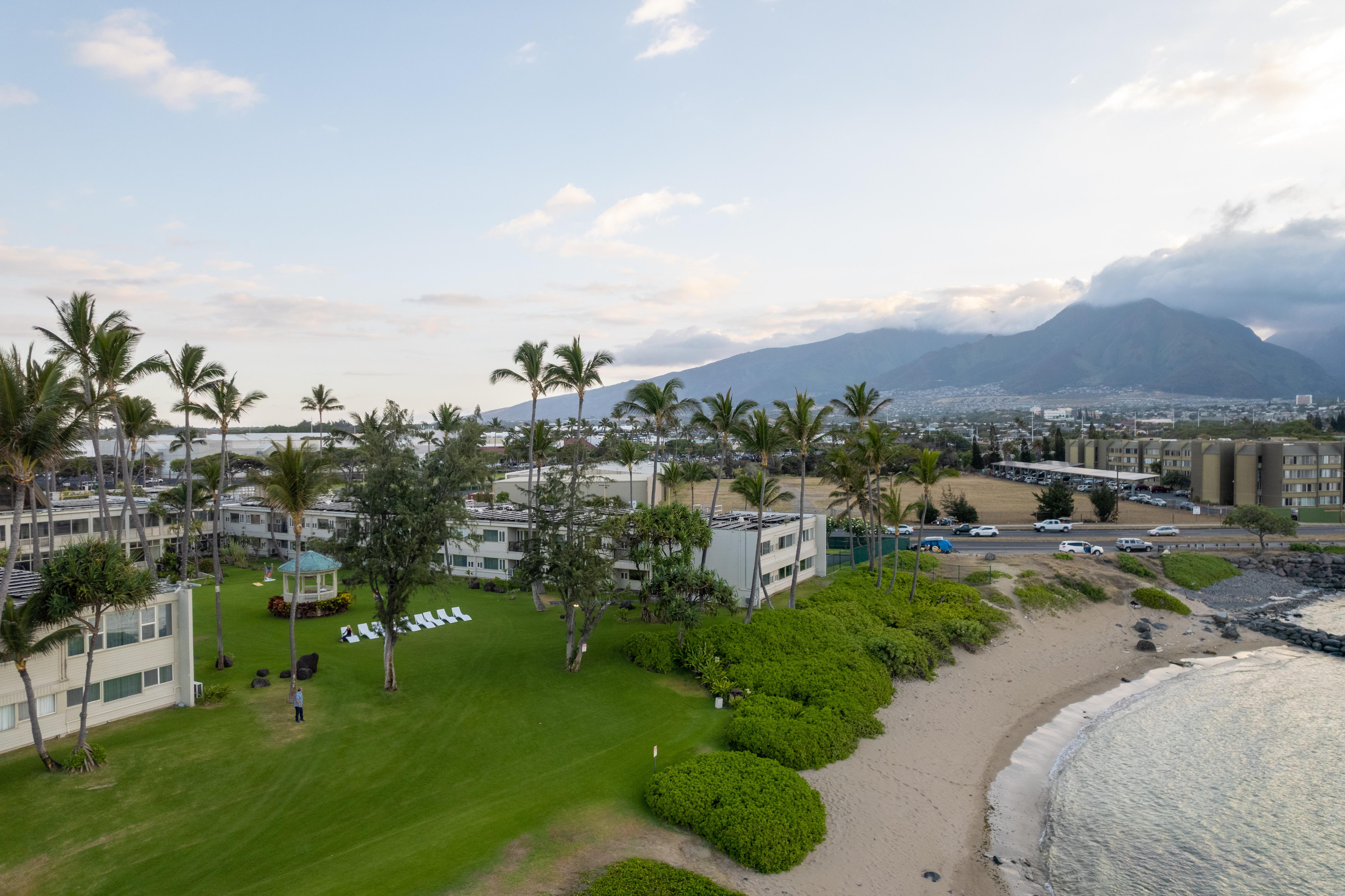 Maui Beach Hotel Kahului Exterior photo