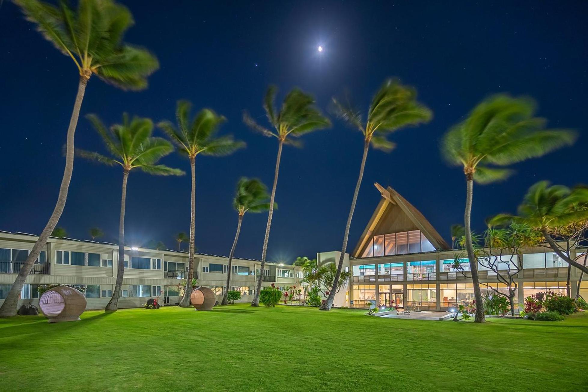 Maui Beach Hotel Kahului Exterior photo